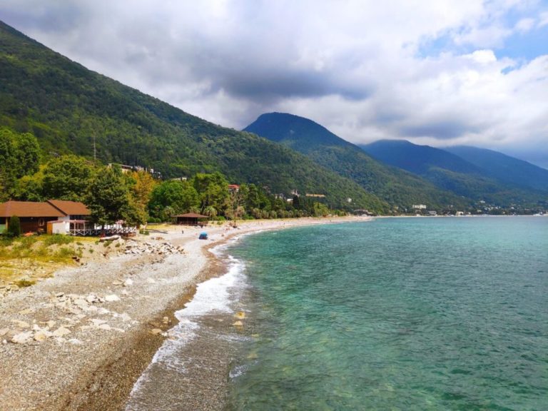 Отдых на море в Абхазии – Лучшие курорты и пляжи